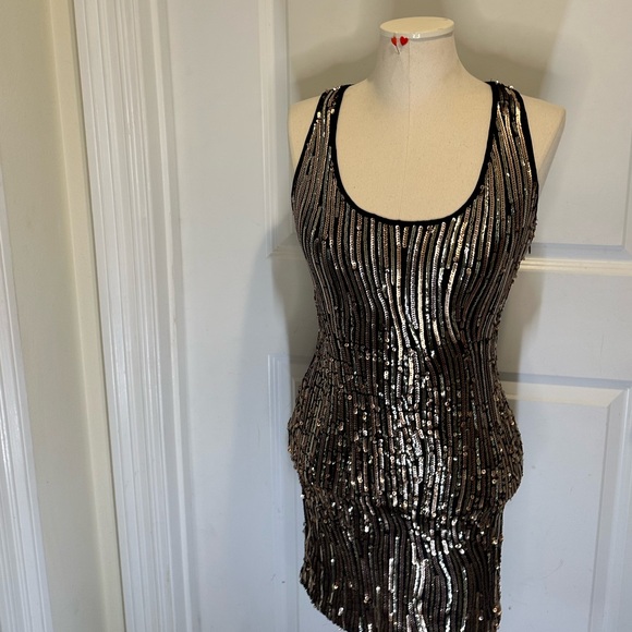 Y2K Gold Sequin Bodycon Mini Dress - Picture 4 of 6